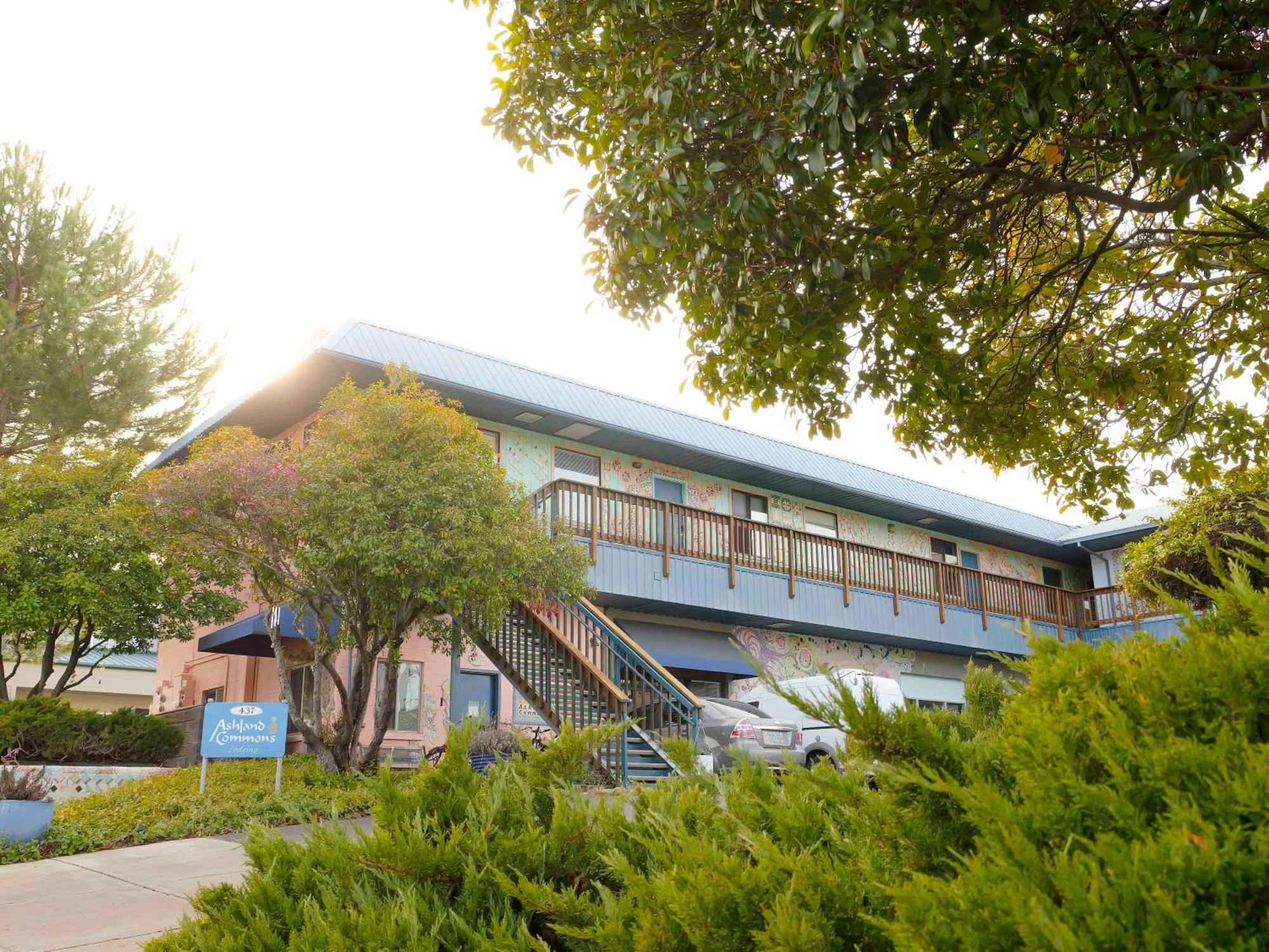 Ashland Commons Hostel Ngoại thất bức ảnh
